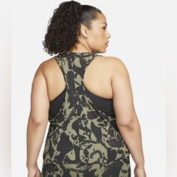 Women’s Nike Dri-Fit One Luxe Icon Clash Training Flowy Tank Top Plus Size 3X - Picture 2 of 16